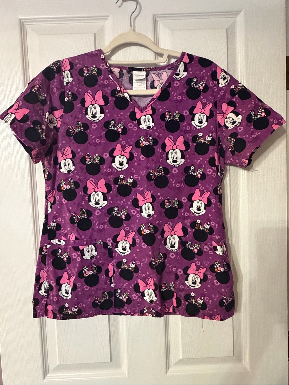 Disney Minnie Mouse Short Sleeve Scrub Top With Pockets Size Small